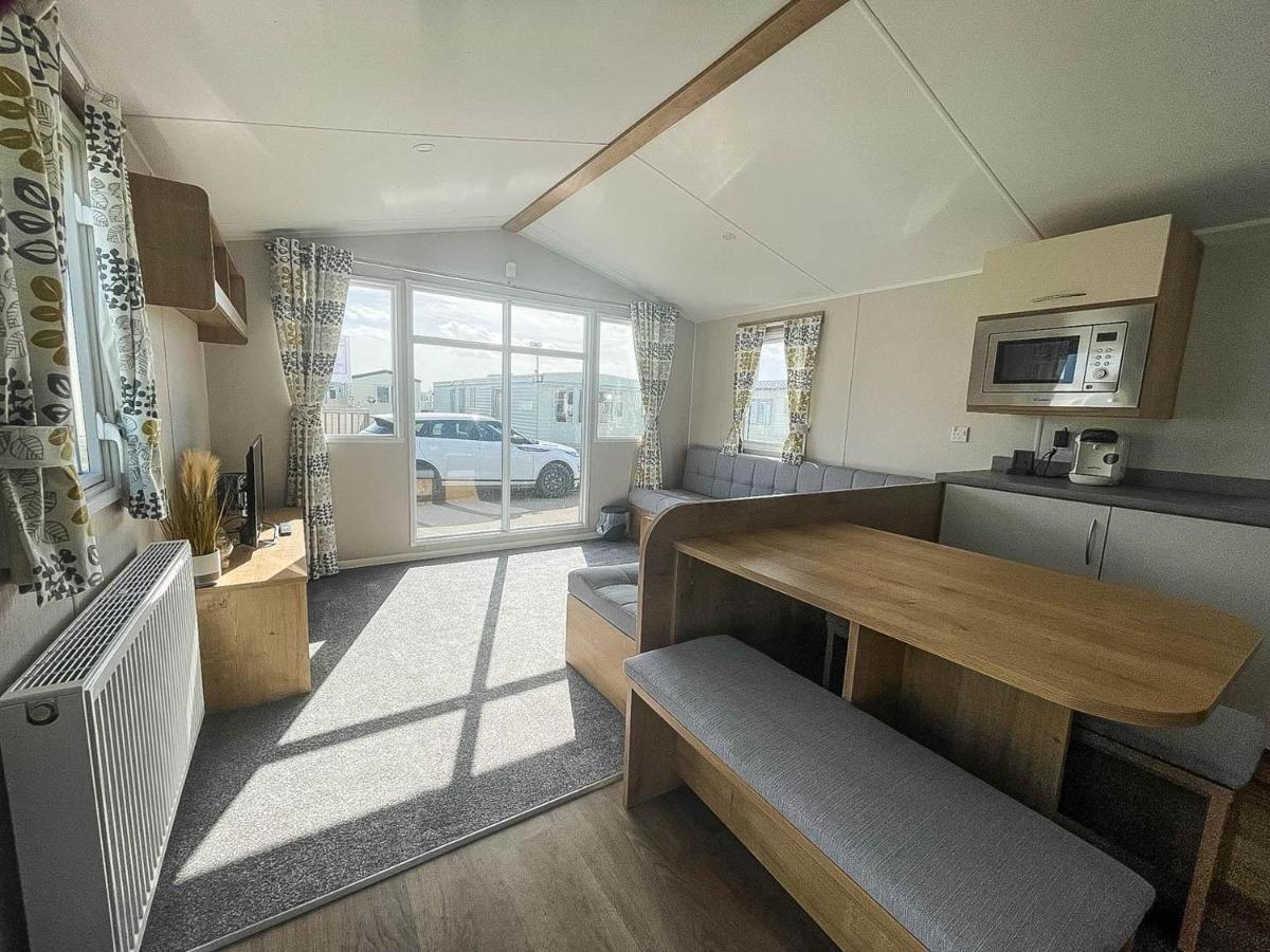 Lovely 8 Berth Caravan For Hire At Barmston Beach Holiday Park Ref 62002O 호텔 Lund 외부 사진
