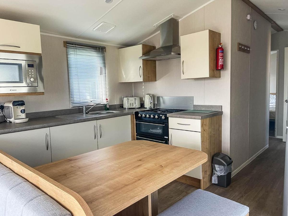Lovely 8 Berth Caravan For Hire At Barmston Beach Holiday Park Ref 62002O 호텔 Lund 외부 사진