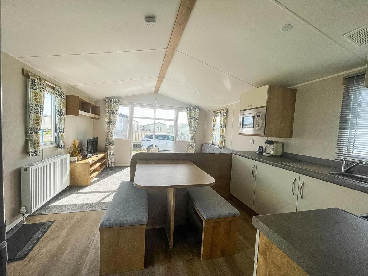 Lovely 8 Berth Caravan For Hire At Barmston Beach Holiday Park Ref 62002O 호텔 Lund 외부 사진