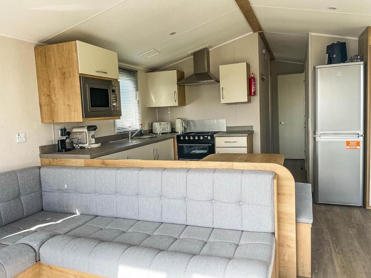 Lovely 8 Berth Caravan For Hire At Barmston Beach Holiday Park Ref 62002O 호텔 Lund 외부 사진
