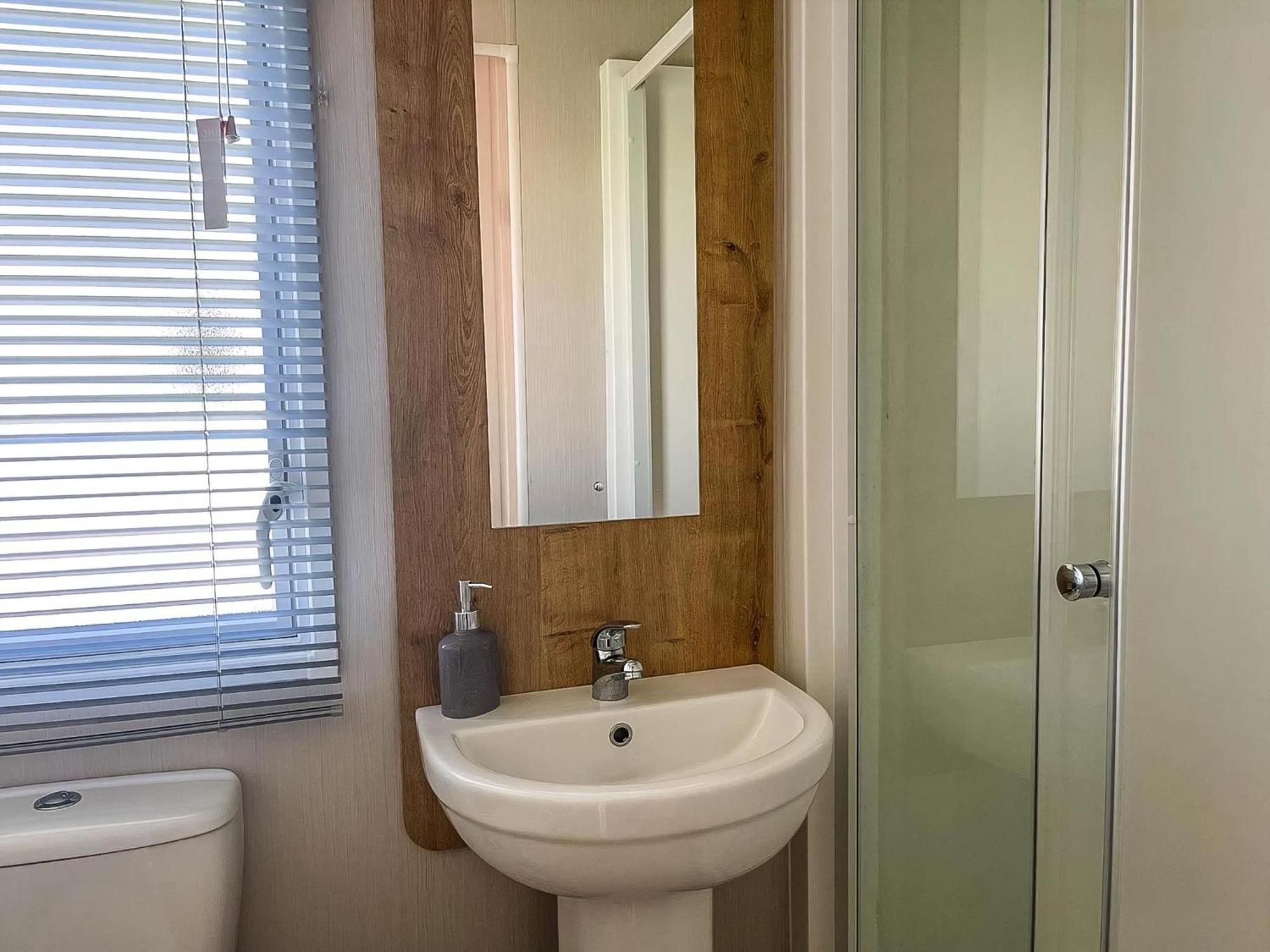 Lovely 8 Berth Caravan For Hire At Barmston Beach Holiday Park Ref 62002O 호텔 Lund 외부 사진